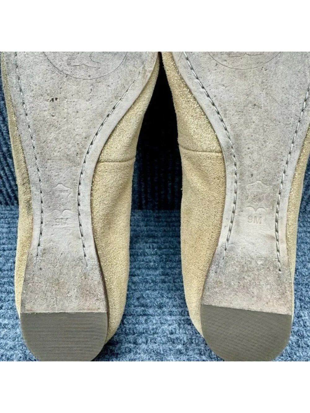 Tory Burch Caroline Nappa Ballet Flats Women’s 9 Camel Tan Gold Logo Metallic